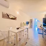 Casa Rosa, *