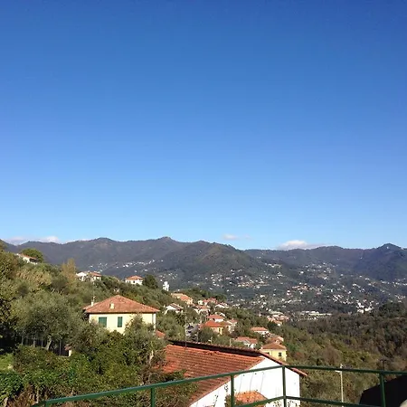 Casa Rosa, Peaceful Surrounded By Greenery With Free Parking, Wifi & Air Conditioning דירה